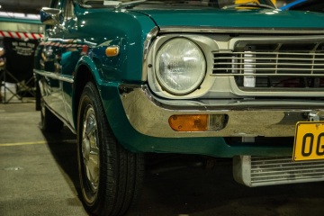 084